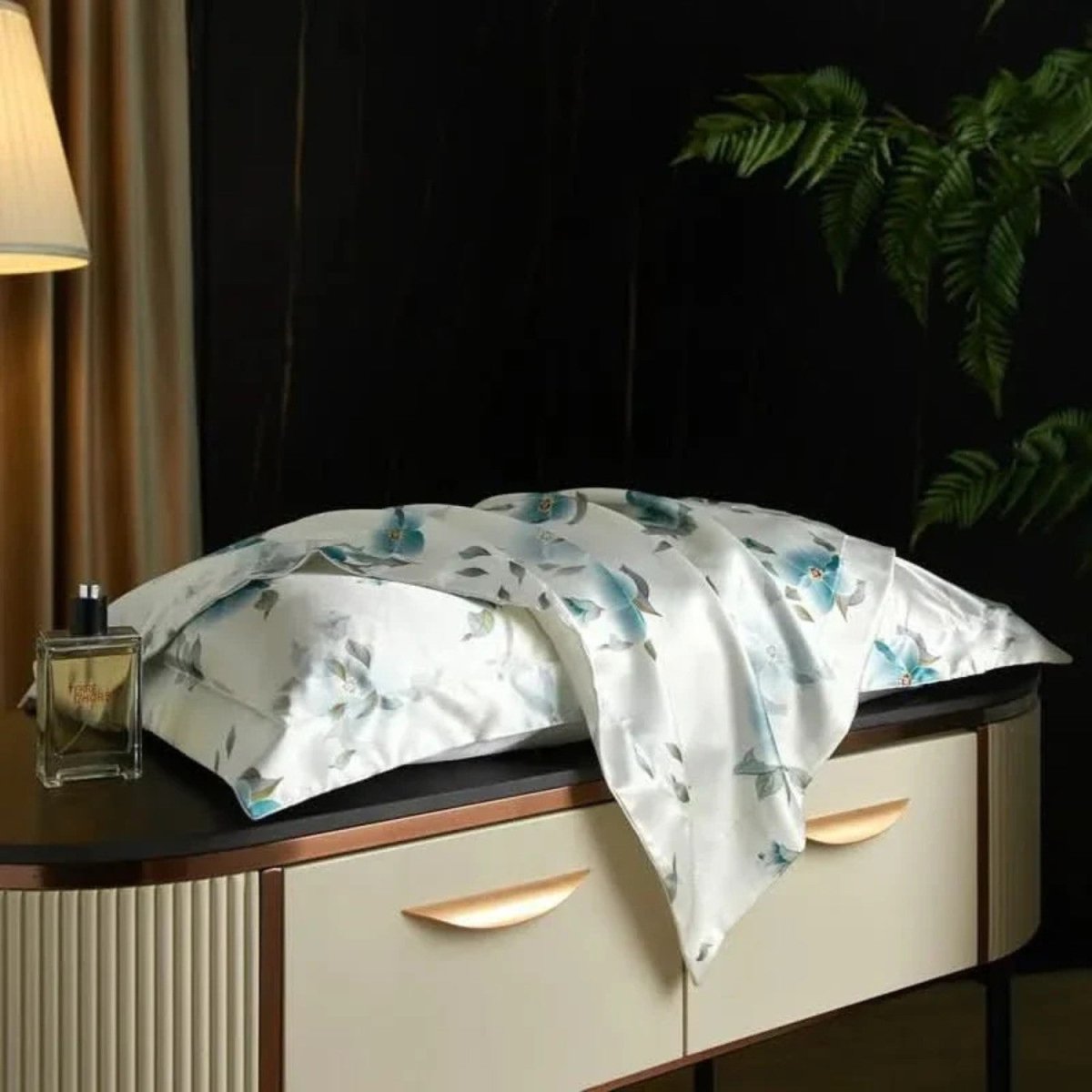 Mulberry Silk Pillowcase for Luxurious Sleep