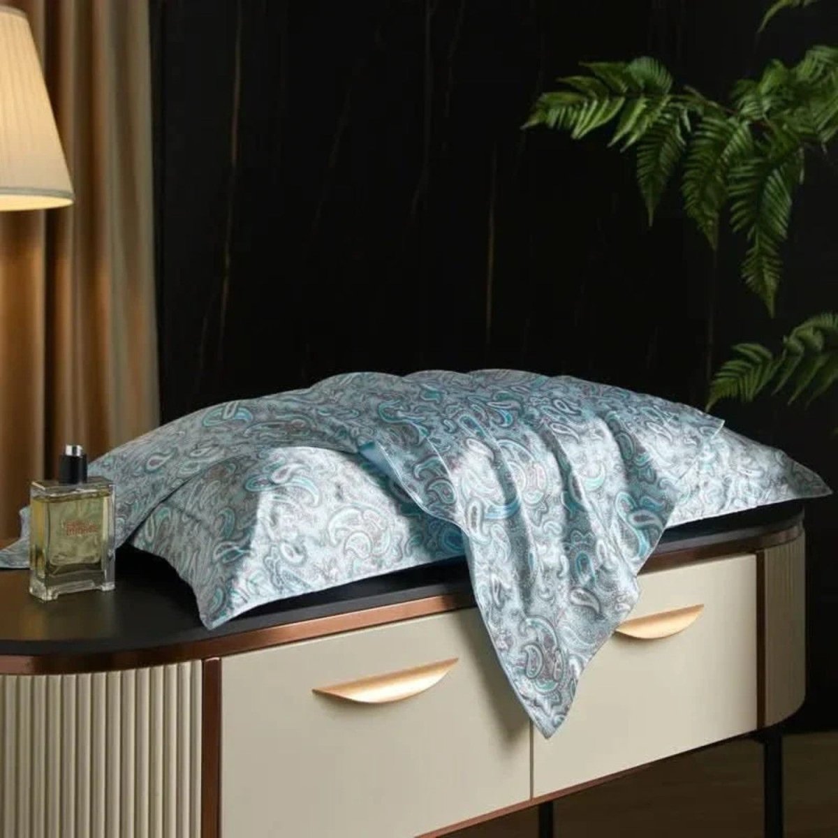 Mulberry Silk Pillowcase for Luxurious Sleep