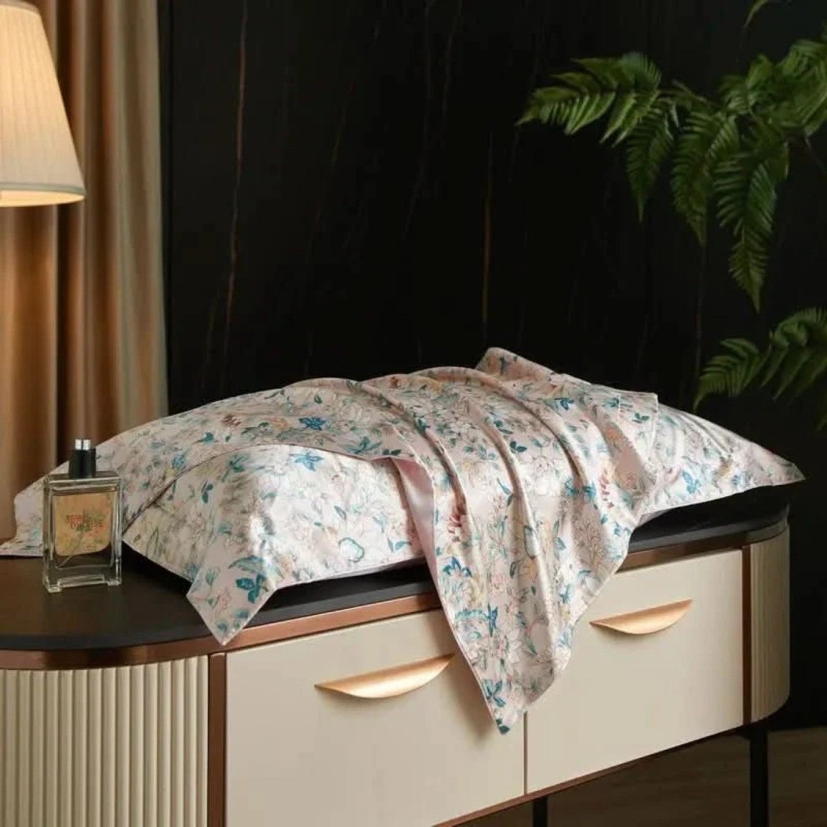 Mulberry Silk Pillowcase for Luxurious Sleep