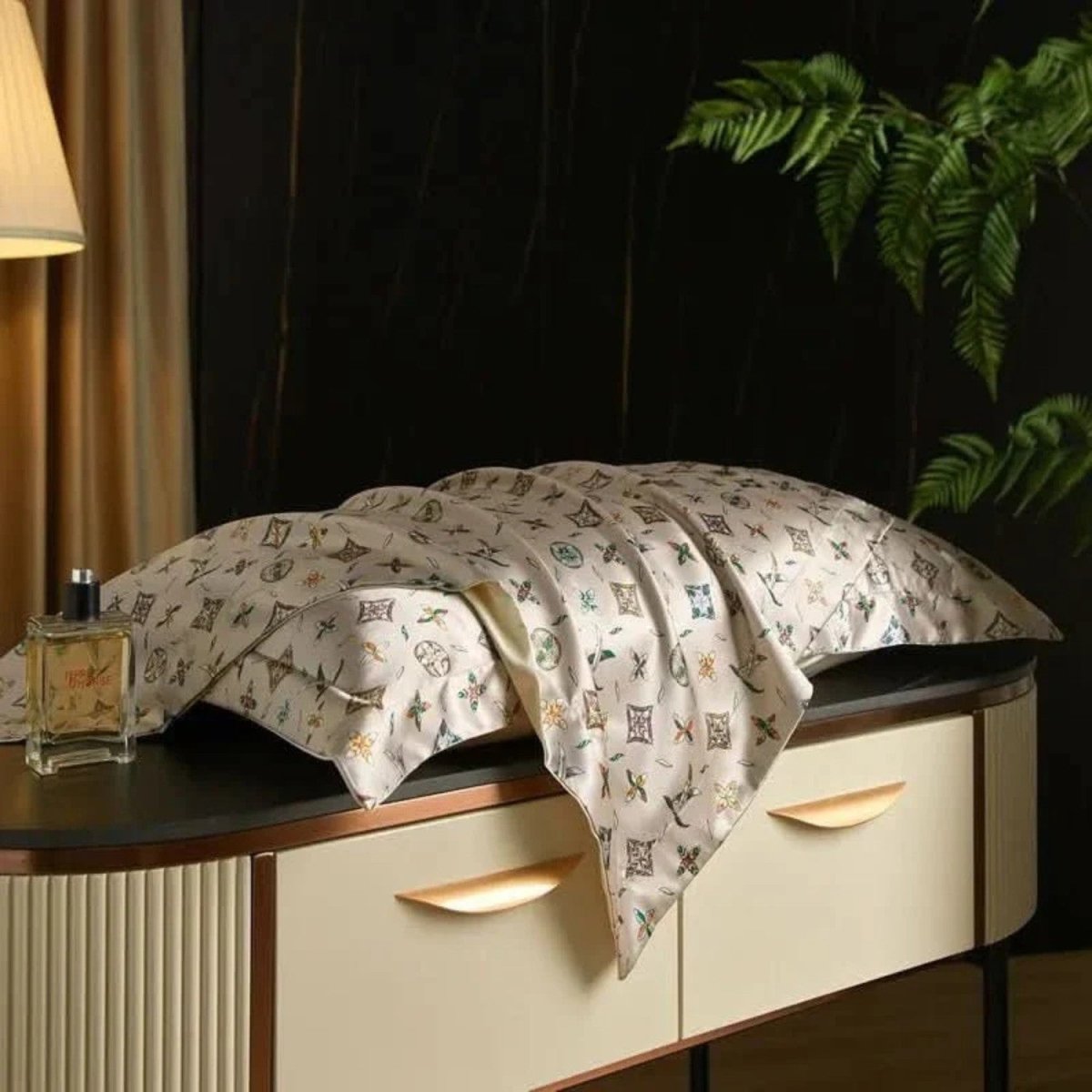 Mulberry Silk Pillowcase for Luxurious Sleep