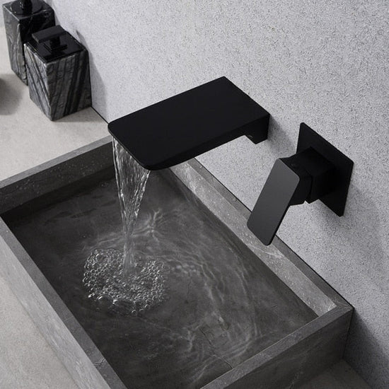 Sensor Wall Tap with Waterfall Outlet – Fluxis
