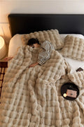 The Plush Blanket Everyone Is Talking About! – WarmPlush